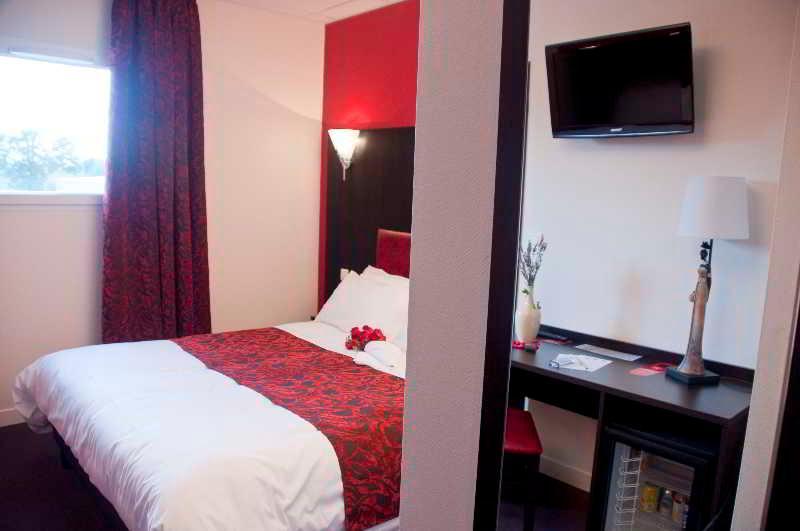 Brit Hotel Confort Alexia - Ла-Сутеррен Экстерьер фото
