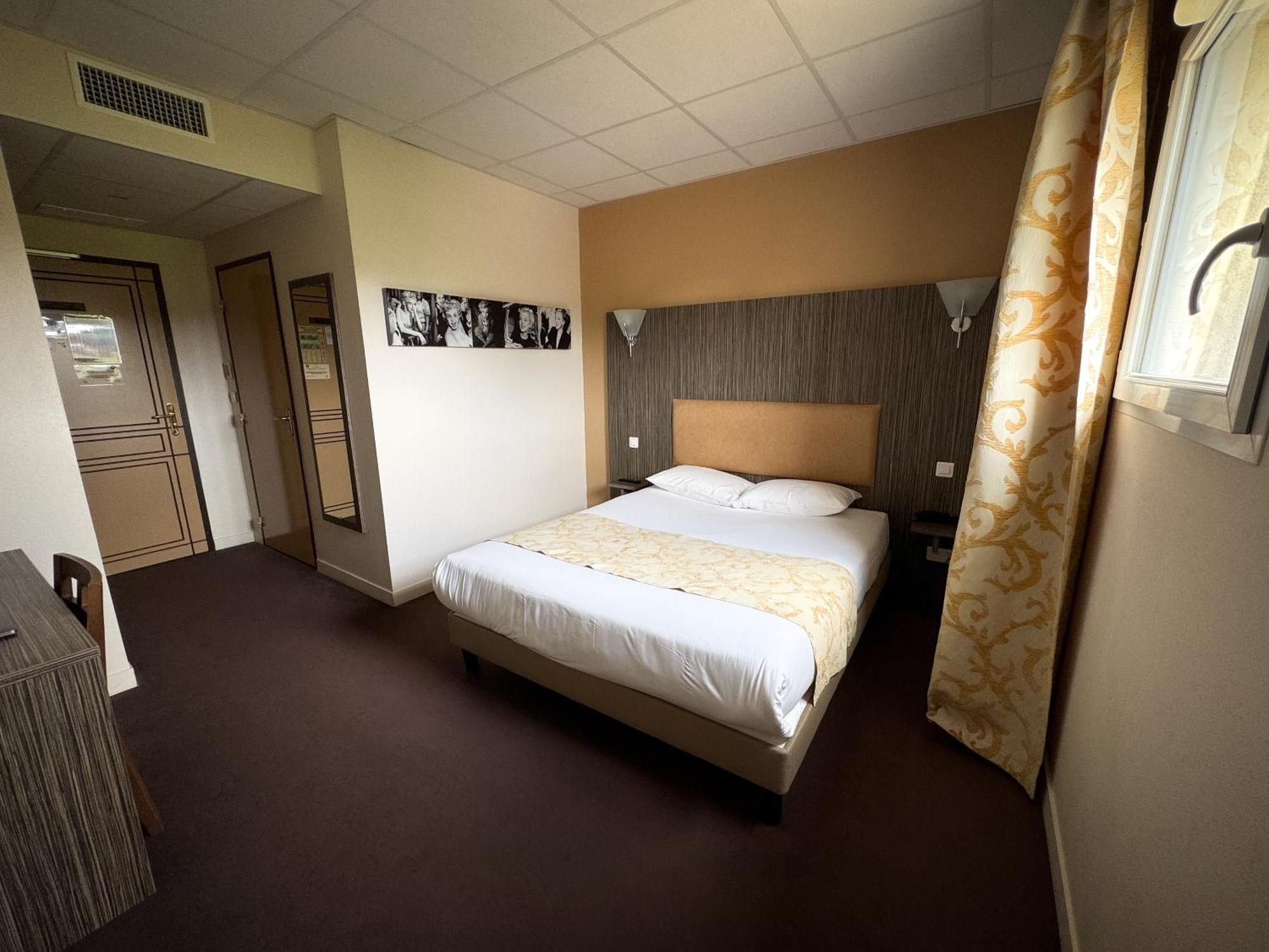 Brit Hotel Confort Alexia - Ла-Сутеррен Экстерьер фото