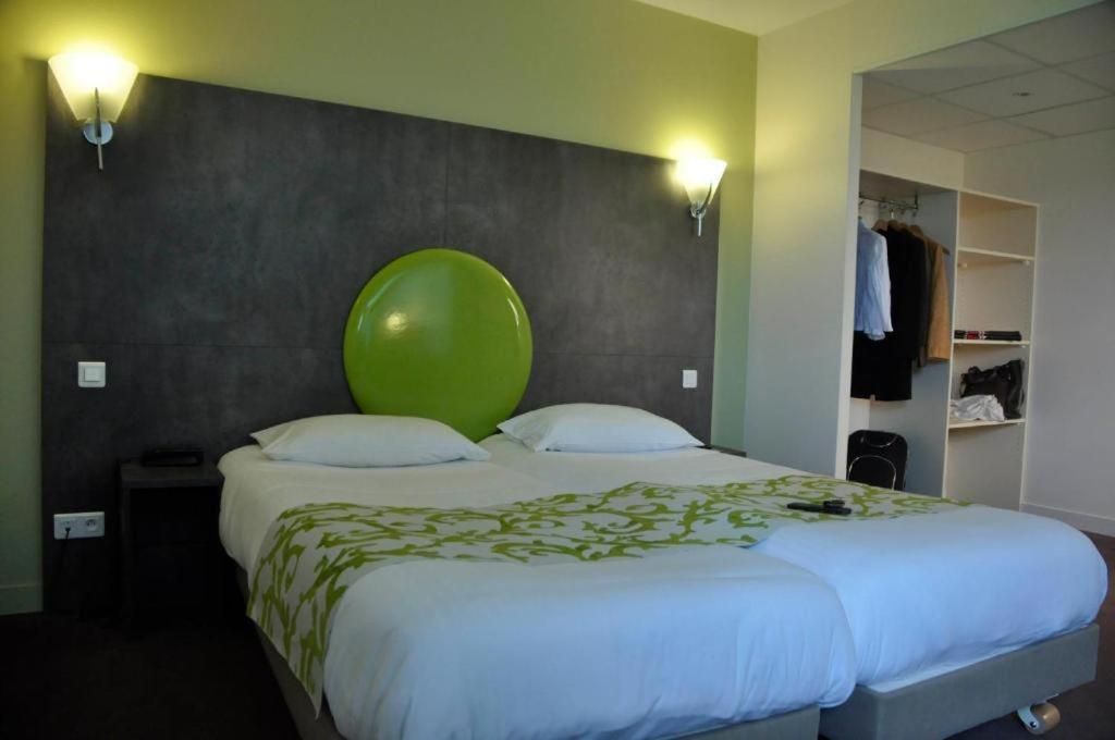 Brit Hotel Confort Alexia - Ла-Сутеррен Экстерьер фото
