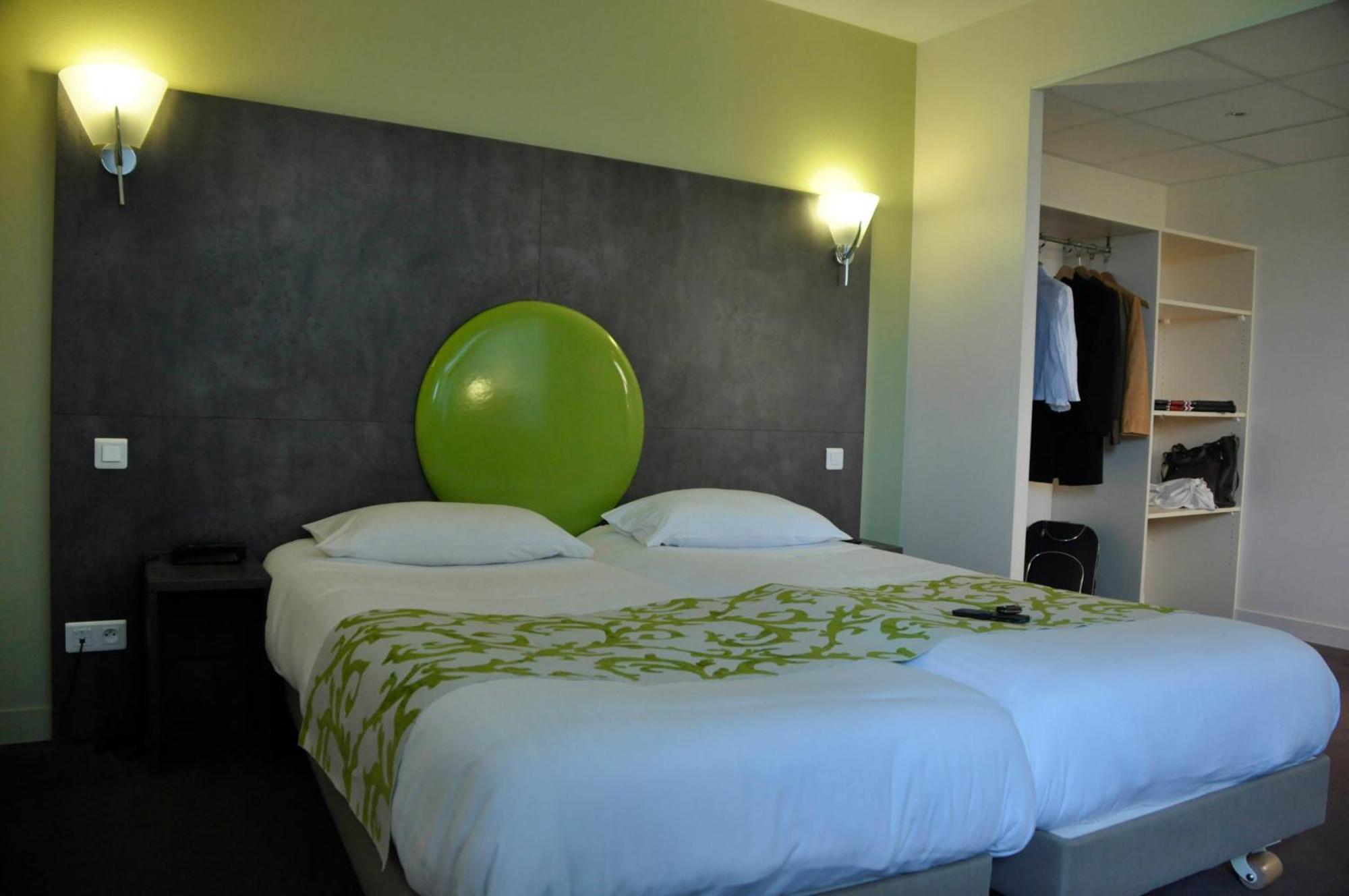 Brit Hotel Confort Alexia - Ла-Сутеррен Экстерьер фото