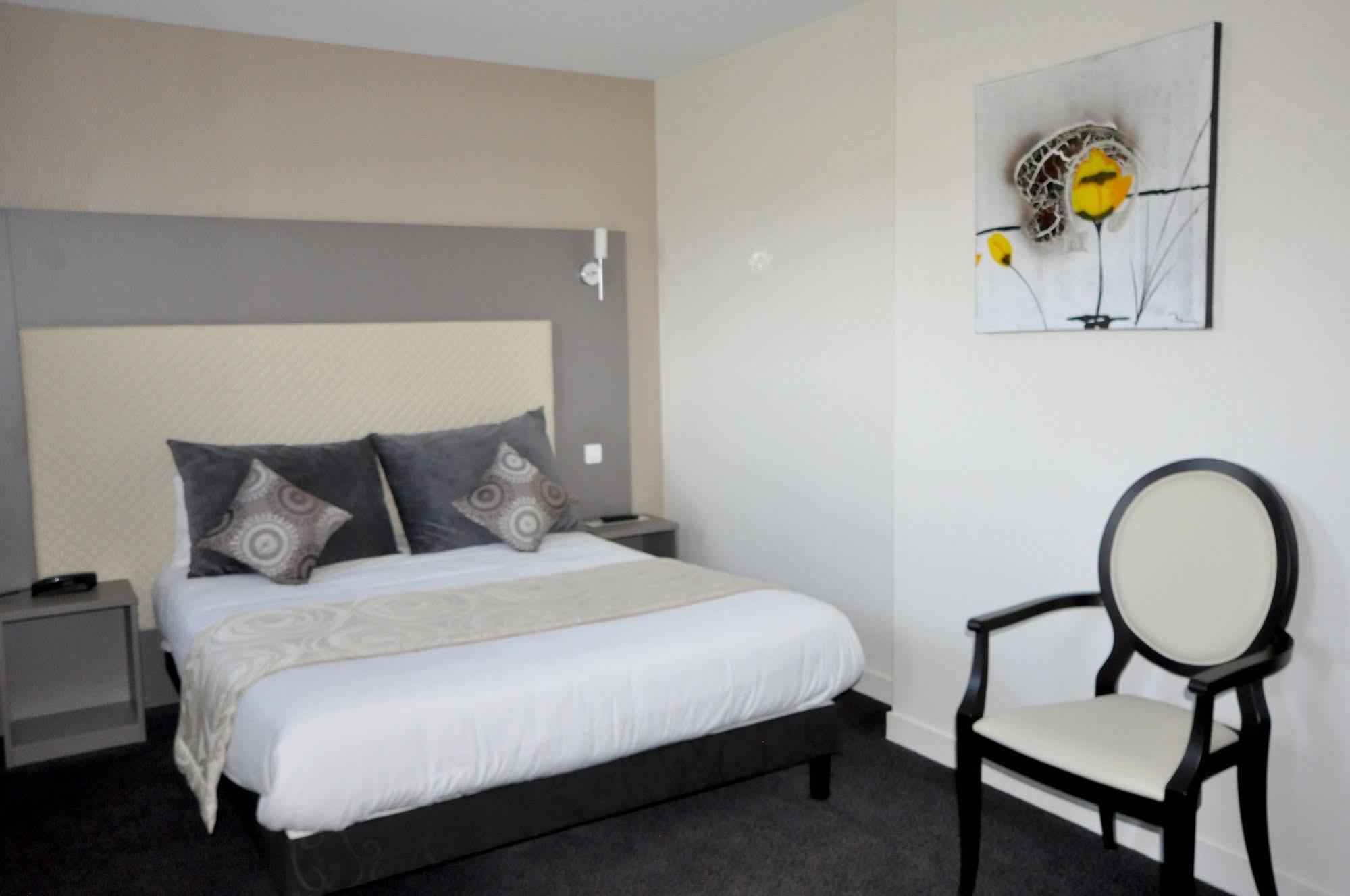 Brit Hotel Confort Alexia - Ла-Сутеррен Экстерьер фото